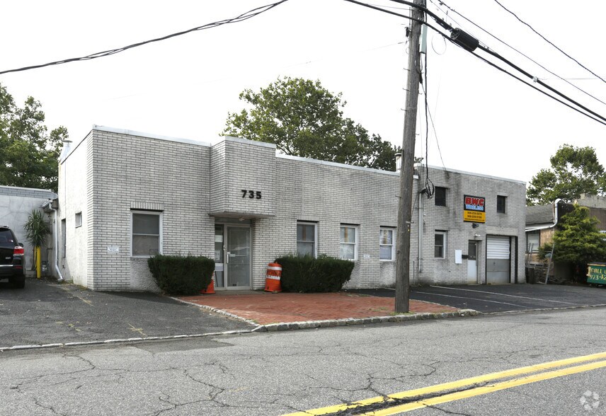 More Photos Of 735 Fairfield Ave, Kenilworth Warehouse For Lease
