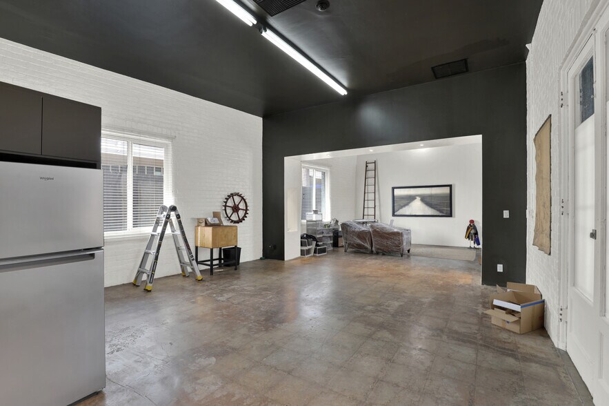 More Photos Of 435 S Boyle Ave, Los Angeles Office Residential For Sale