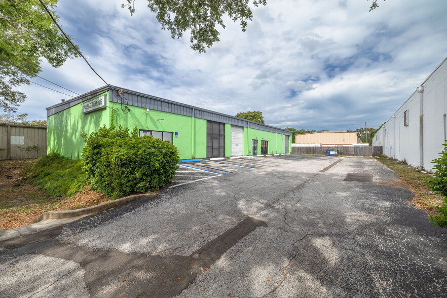 More Photos Of 3725 Alt 19, Palm Harbor Warehouse For Lease