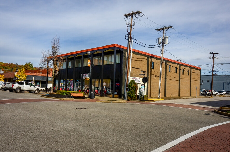 More Photos Of 600 D St, South Charleston Office For Lease