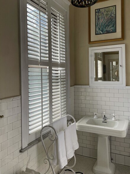 More Photos Of 445 Ludlow Ave, Cincinnati Apartments For Sale