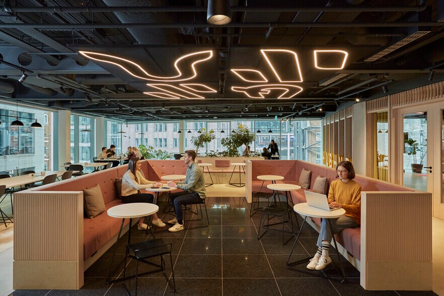 More Photos Of 20 Farringdon St, London Coworking Space