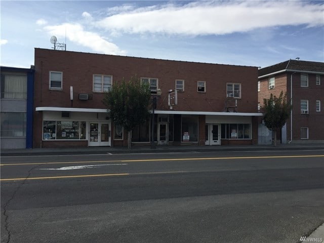 More Photos Of 23 Basin St SW, Ephrata Storefront Retail Residential For Lease