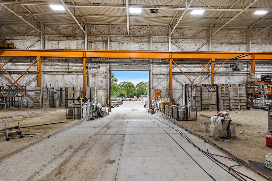 More Photos Of 451 E Wilson Ave, Pontiac Warehouse For Sale