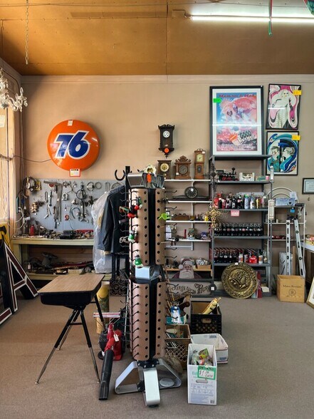 More Photos Of 108 Main St, Seminole Storefront For Sale