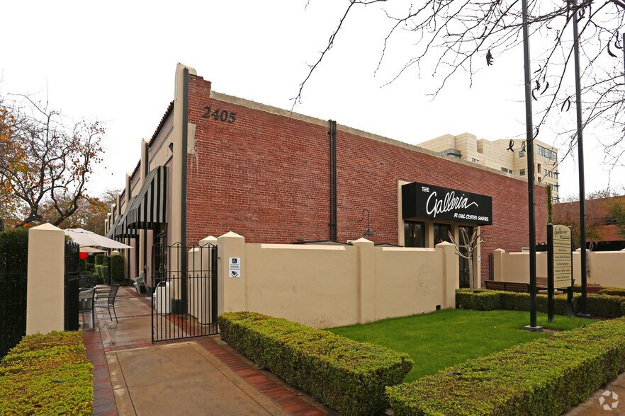 More Photos Of 2405 Capitol St, Fresno Freestanding For Lease