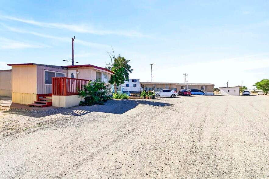 More Photos Of 11398 Bartlett Ave, Adelanto Contractor Storage Yard For Sale