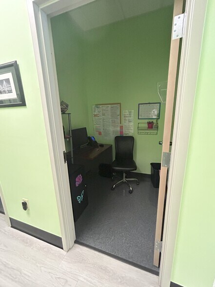 More Photos Of 2287 Henry Tecklenburg Dr, Charleston Office For Lease