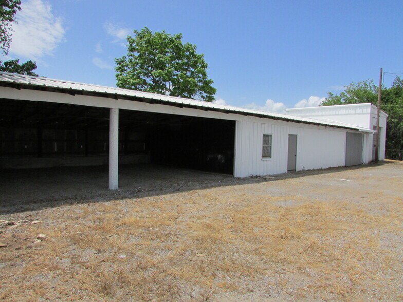 More Photos Of 1907 N 11th St, Muskogee Office For Lease