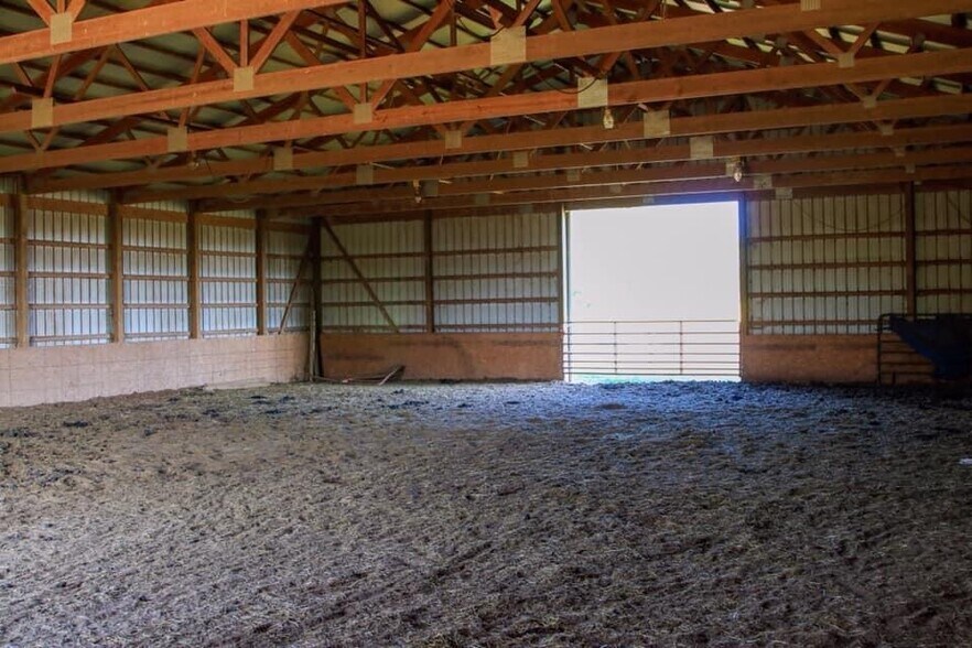 More Photos Of 9185 E County Road 700 N, Hope Specialty For Lease