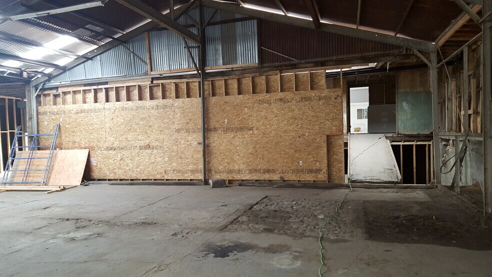 More Photos Of 3407 Slauson Ave, Maywood Warehouse For Lease