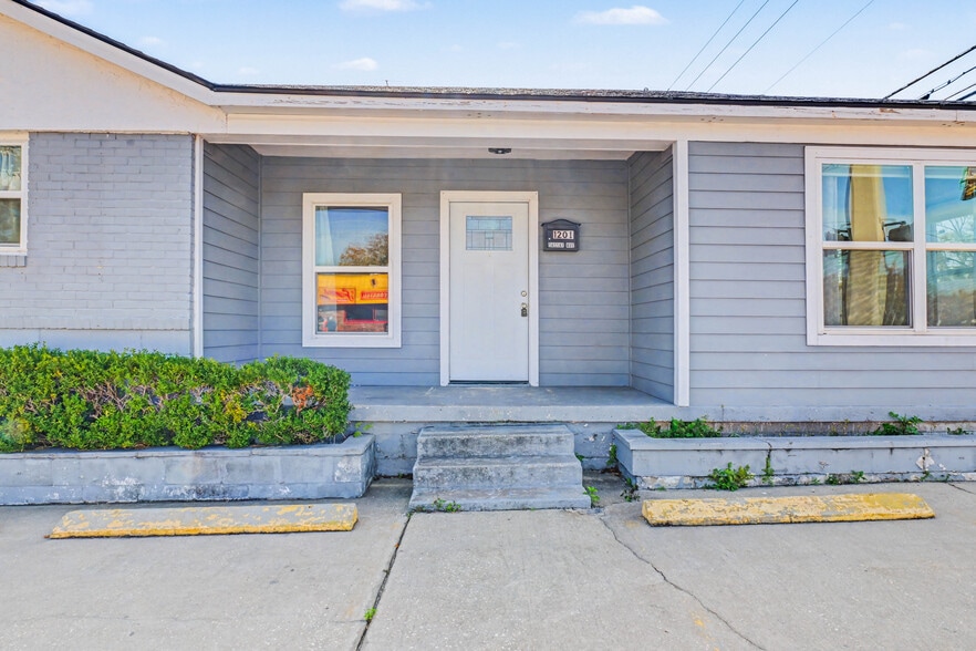 More Photos Of 1201 Cassat Ave, Jacksonville Medical For Sale