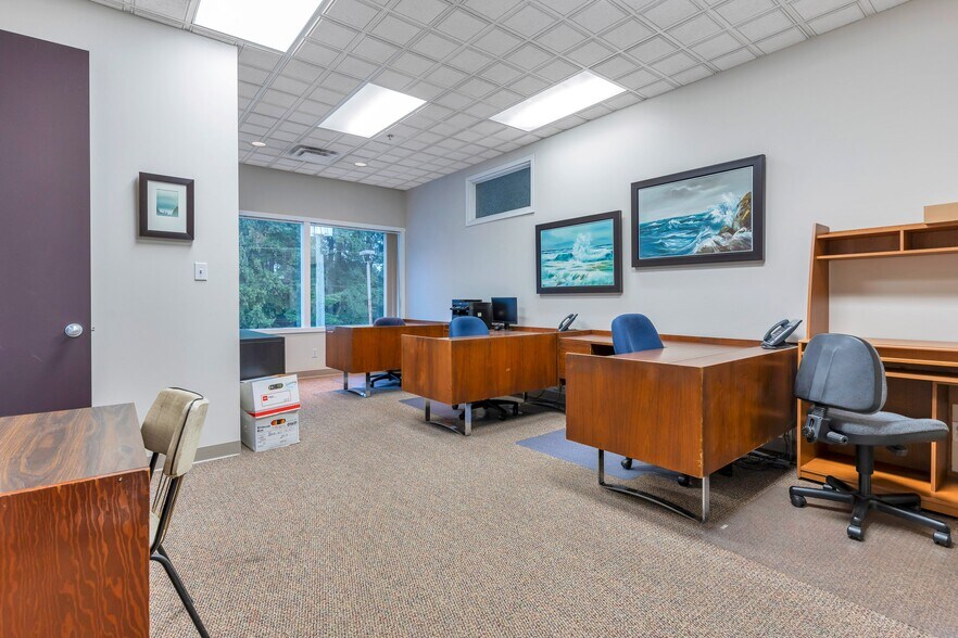 More Photos Of 1120 Westwood St, Coquitlam Office For Sale