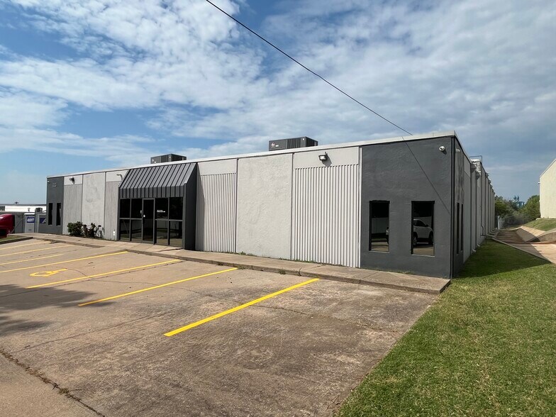 Primary Photo Of 723 N Ann Arbor Ave, Oklahoma City Warehouse For Lease
