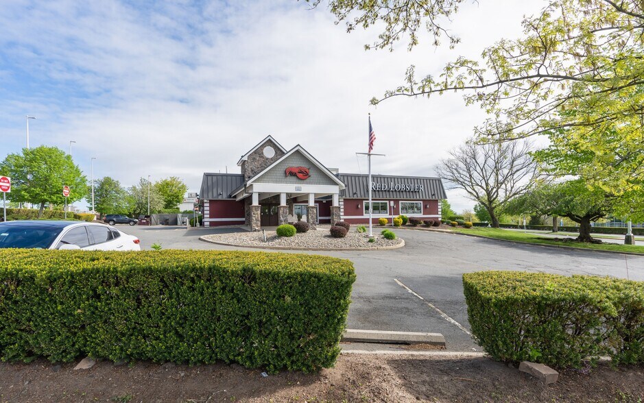 Primary Photo Of 198 W Route 59, Nanuet Restaurant For Sale
