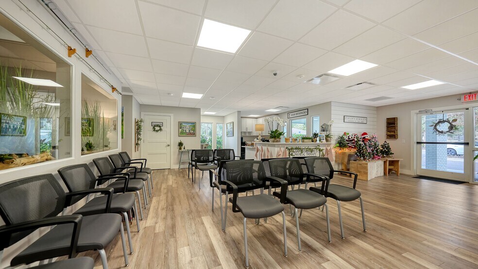 More Photos Of 1630 S Tuttle Ave, Sarasota Medical For Sale