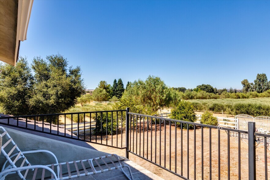 More Photos Of 5055 Rancho La Loma Linda Dr, Paso Robles Specialty For Sale