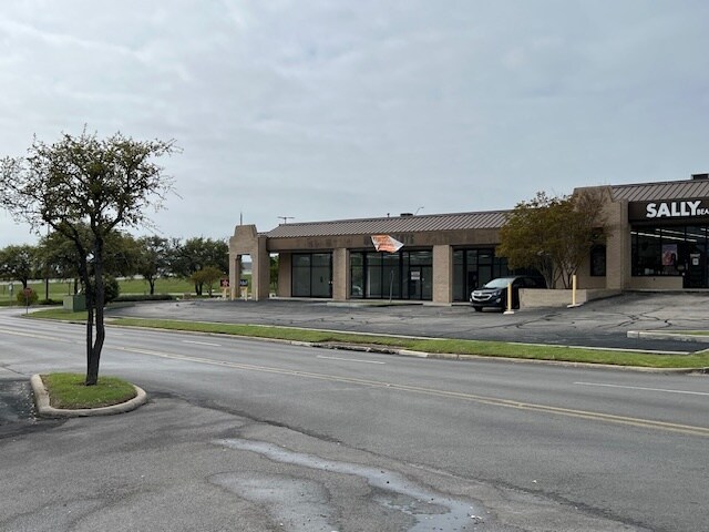 More Photos Of 1801 E Central Texas Expy, Killeen Freestanding For Lease