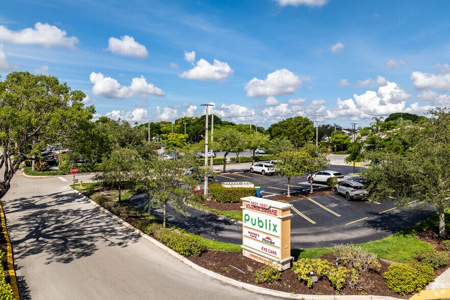 More Photos Of 1615-1661 N Hiatus Rd, Pembroke Pines Storefront For Lease