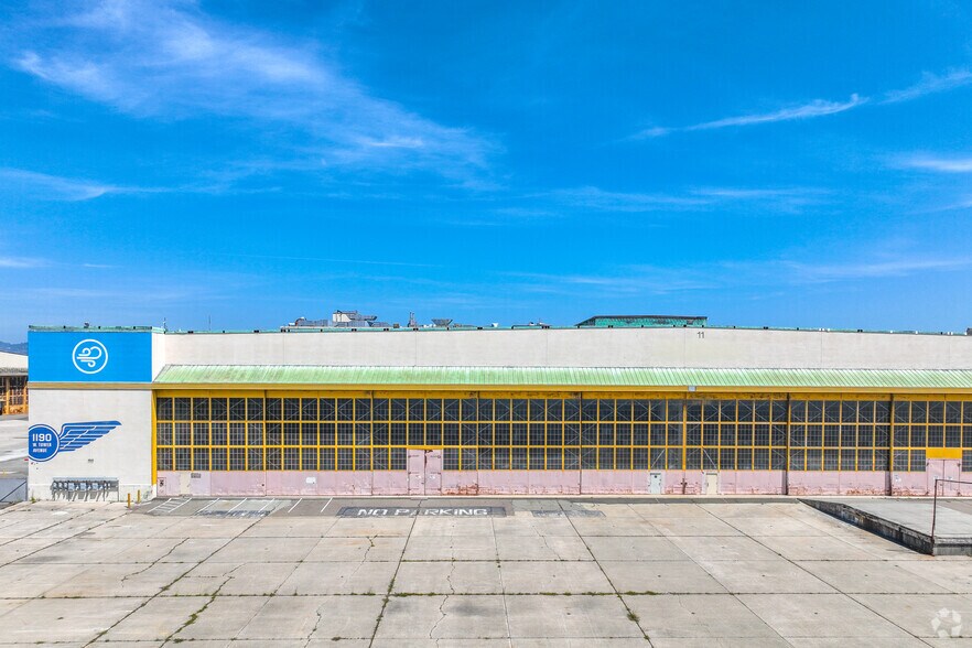 More Photos Of 1190 W Tower Ave, Alameda Warehouse For Lease