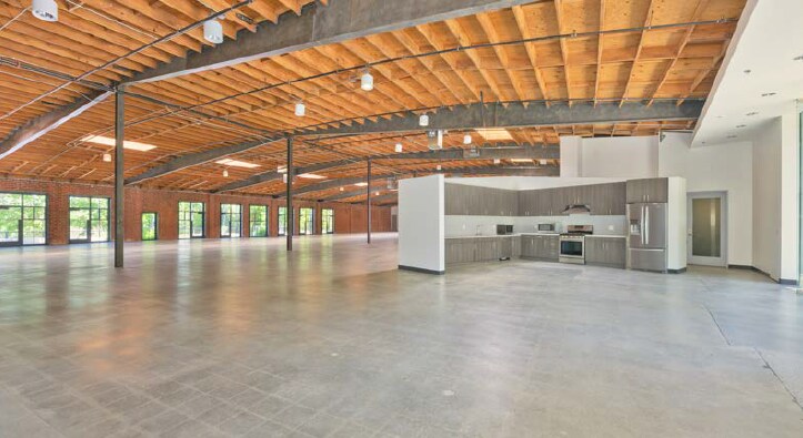 More Photos Of 10113 Jefferson Blvd, Culver City Warehouse For Lease
