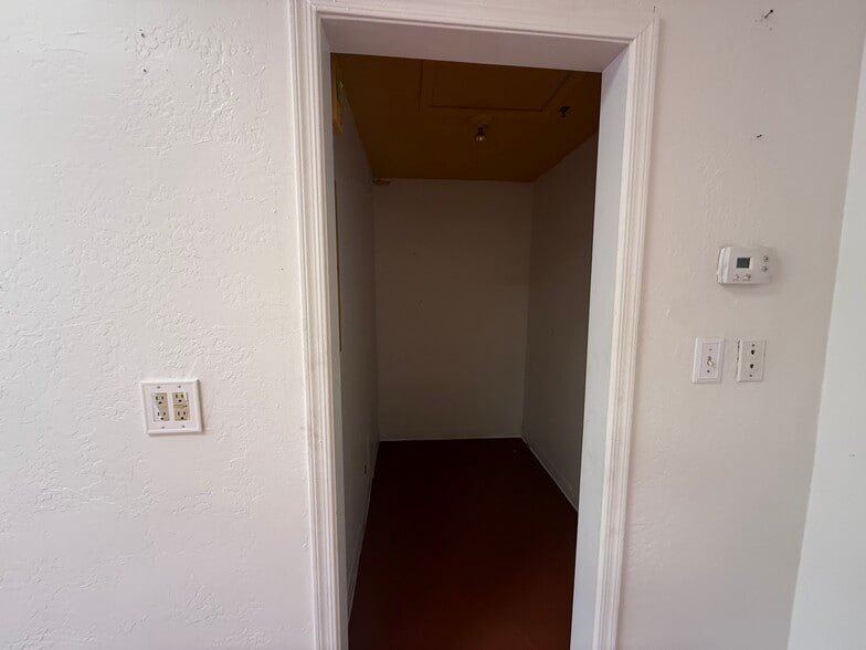 More Photos Of 6130-6142 E Cave Creek Rd, Cave Creek Unknown For Lease