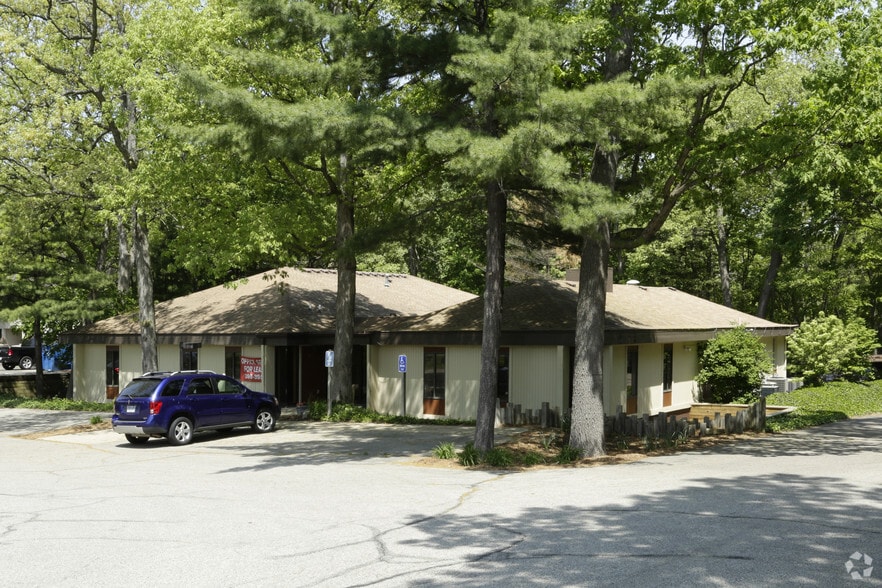 Primary Photo Of 2663 44th St SW, Grand Rapids Office For Lease