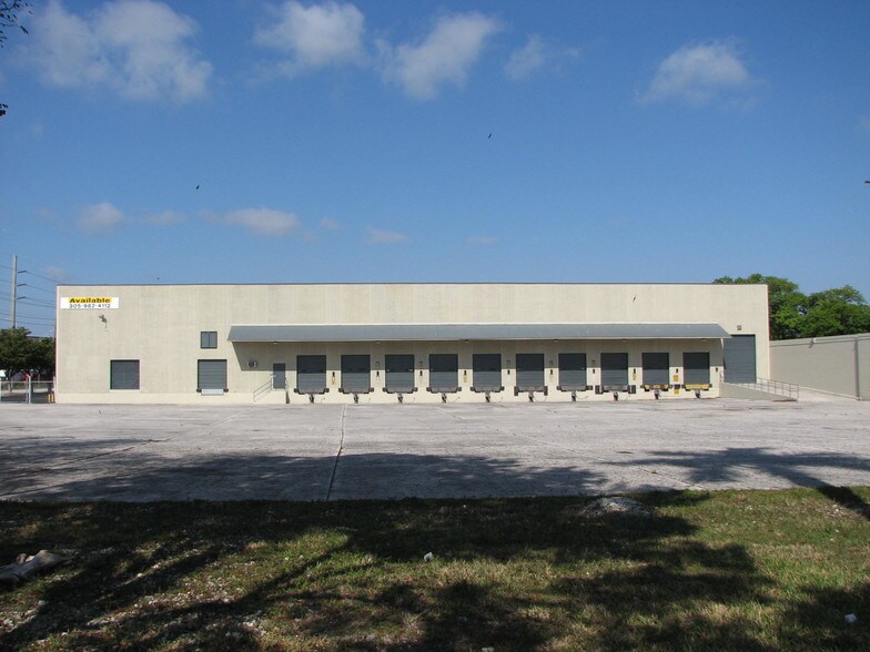 More Photos Of 6891 NW 74th St, Medley Manufacturing For Lease