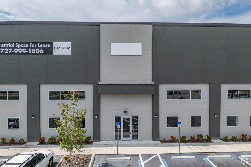 More Photos Of 5620 W Linebaugh Ave, Tampa Warehouse For Lease