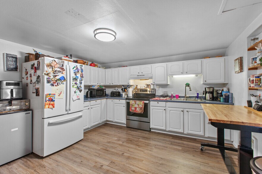 More Photos Of 207 S Division St, Pinehurst Storefront Retail Residential For Sale