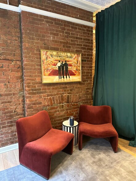More Photos Of 445-447 W 50th St, New York Apartments For Lease