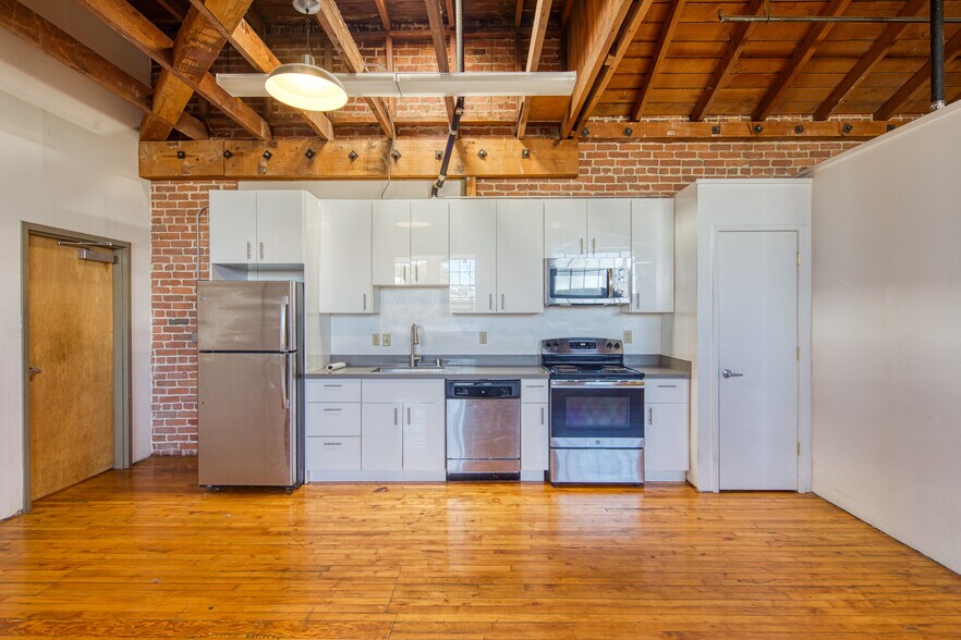 More Photos Of 1148 E 18th St, Oakland Apartments For Sale