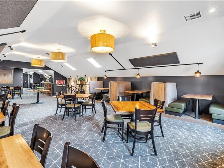 More Photos Of 121 E 2nd Ave, Niwot Restaurant For Lease