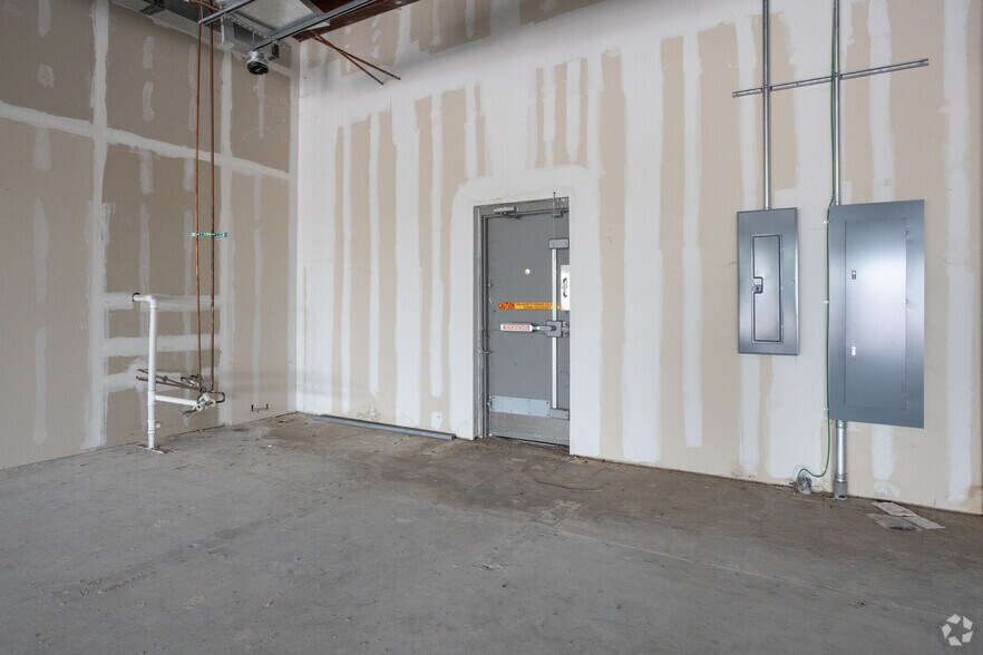 More Photos Of 20755-20845 US 59 Hwy N, Humble Unknown For Lease