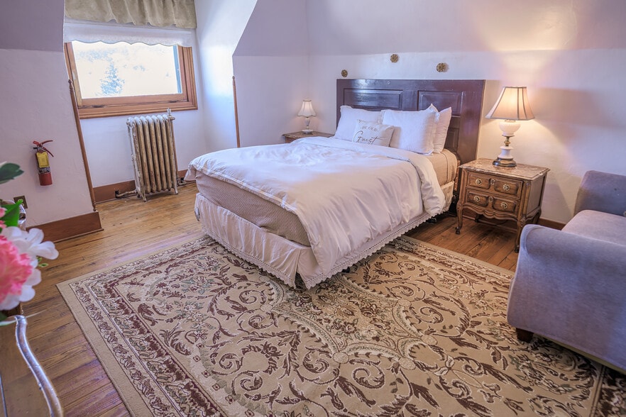 More Photos Of 310 E 2nd St, Trinidad Hospitality For Sale