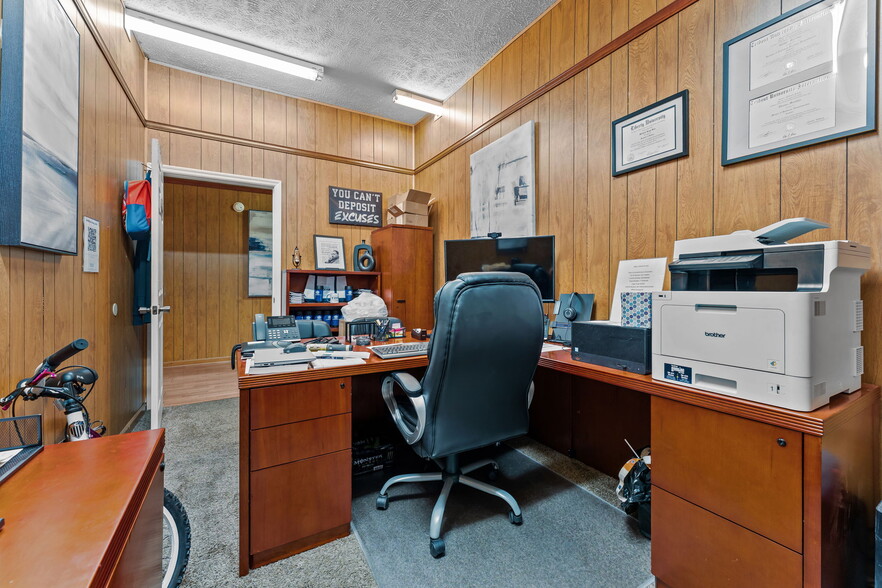 More Photos Of 402-406 Harris Ave, Raeford Storefront Retail Office For Sale