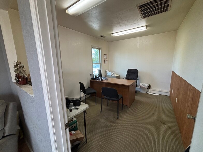 More Photos Of 1357 Spring St, Saint Marys Specialty For Sale