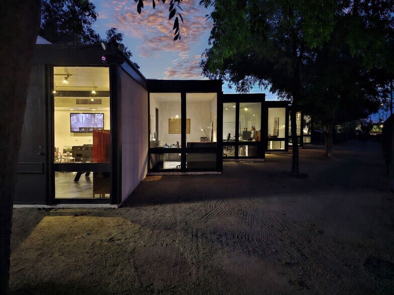 More Photos Of 4331 N 12th St, Phoenix Office Residential For Lease