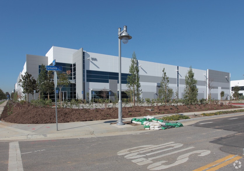 More Photos Of 3815 Schaufele Ave, Long Beach Manufacturing For Lease