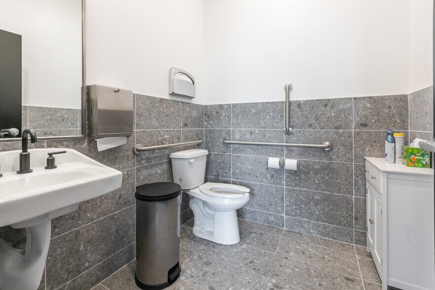 More Photos Of 1086 Spring Rd, Kamas Office Residential For Sale