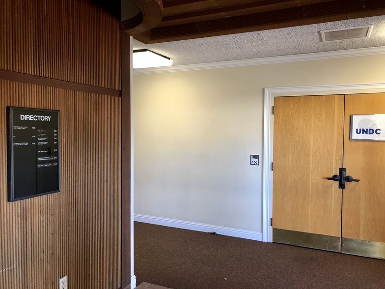 More Photos Of 2555 3rd St, Sacramento Office For Lease