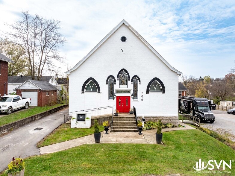 More Photos Of 209 W Jefferson St, Georgetown Office Residential For Sale