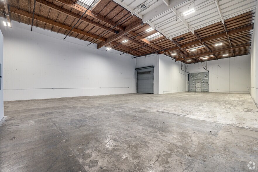 More Photos Of 4802 Littlejohn St, Baldwin Park Warehouse For Lease