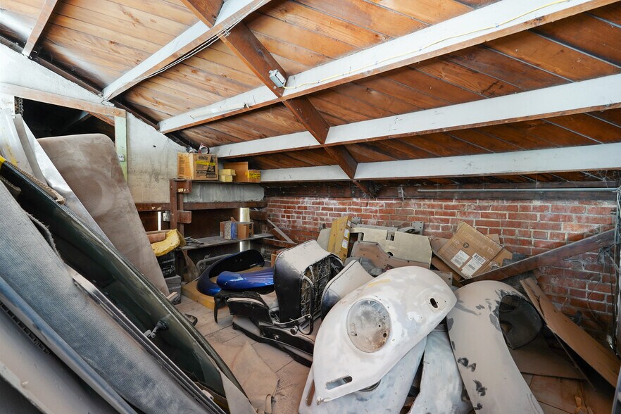 More Photos Of 245 24th St, Richmond Auto Repair For Sale