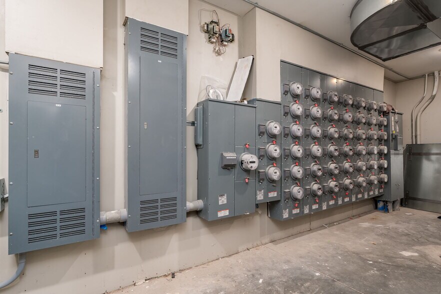 More Photos Of 1685 N Redding Ave, Windom Apartments For Sale