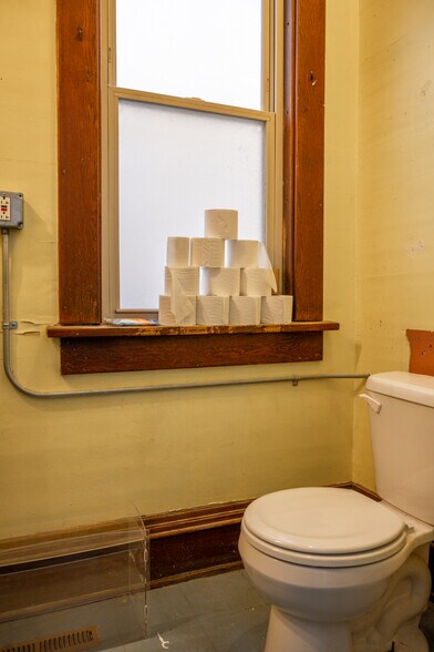 More Photos Of 207 E State St, Mauston Storefront Retail Residential For Sale