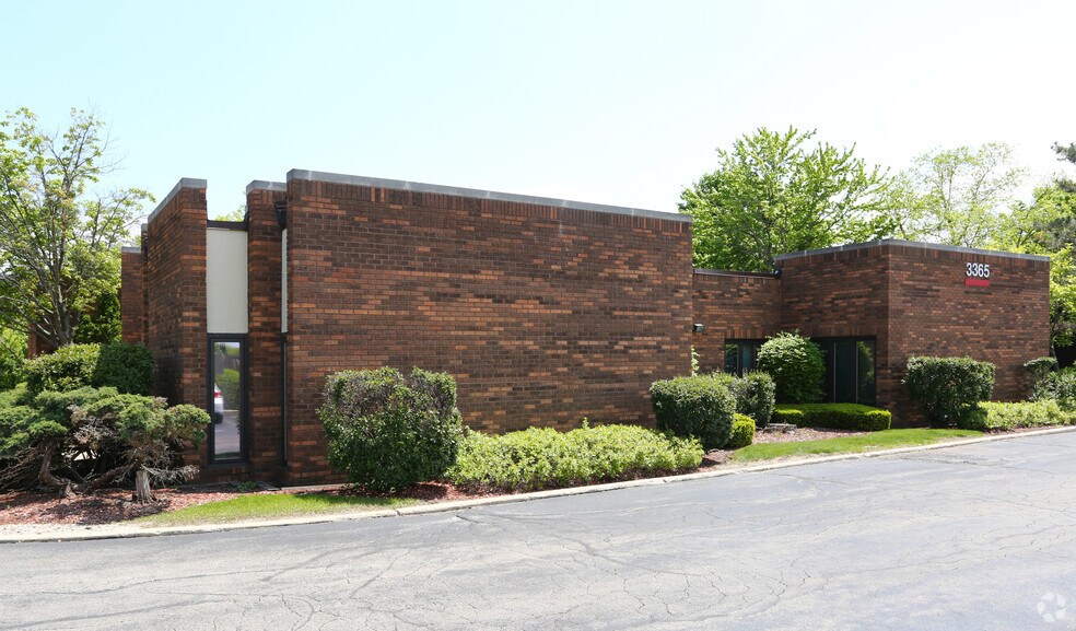 More Photos Of 3365 N Arlington Heights Rd, Arlington Heights Unknown For Lease
