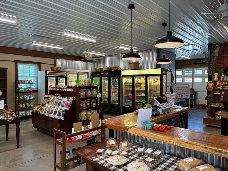 More Photos Of 885 Stonewall Jackson Hwy, Bentonville General Retail For Lease