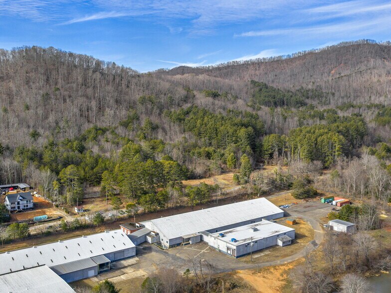 More Photos Of 111 Old Bee Tree Rd, Swannanoa Warehouse For Lease