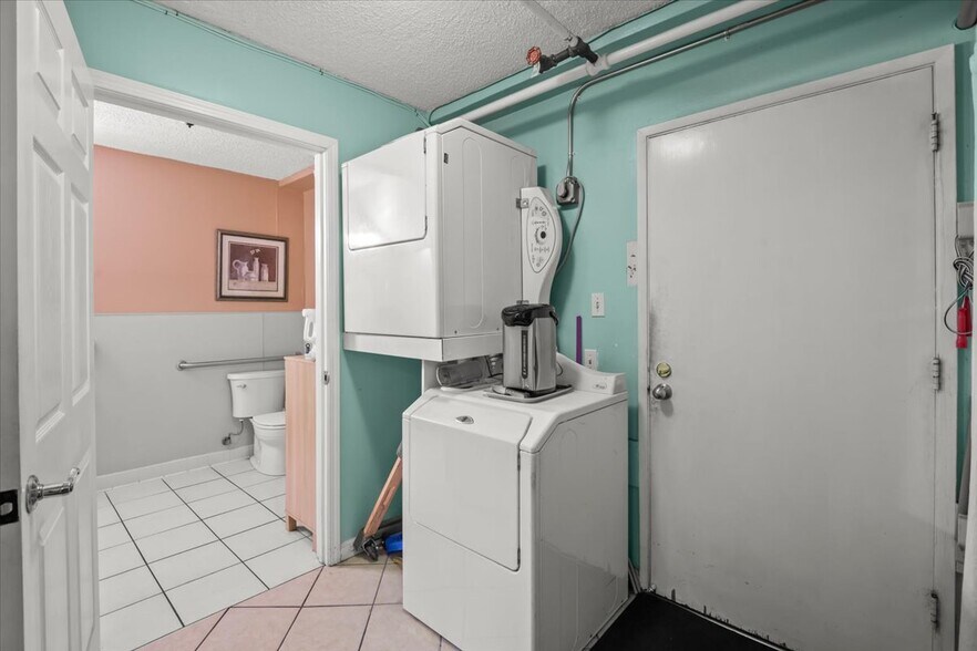 More Photos Of 168 W 25th Ave, San Mateo Storefront For Sale